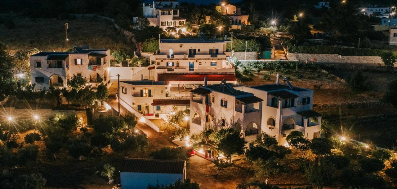 Theofilos Appartements Livadi  Eksteriør bilde