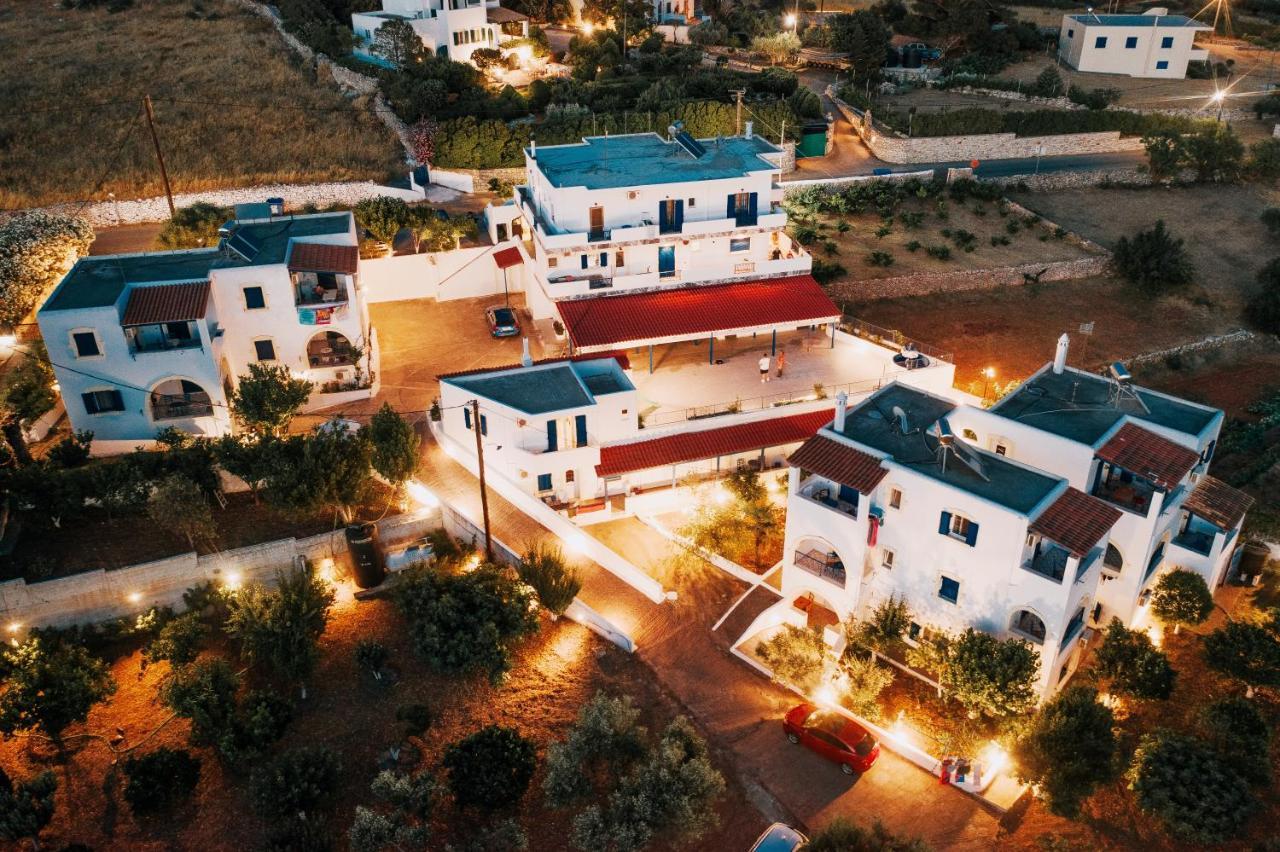 Theofilos Appartements Livadi  Eksteriør bilde