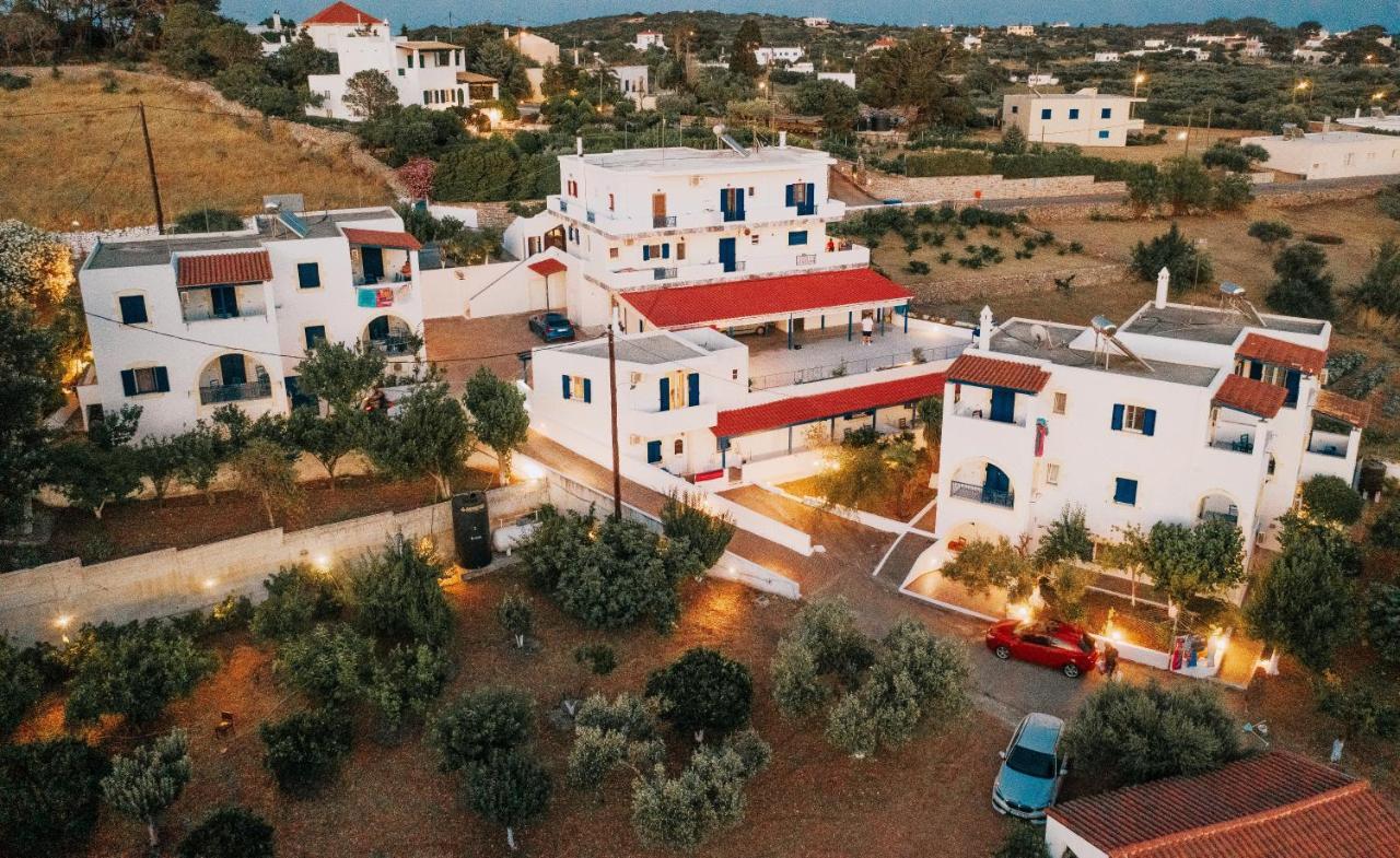 Theofilos Appartements Livadi  Eksteriør bilde