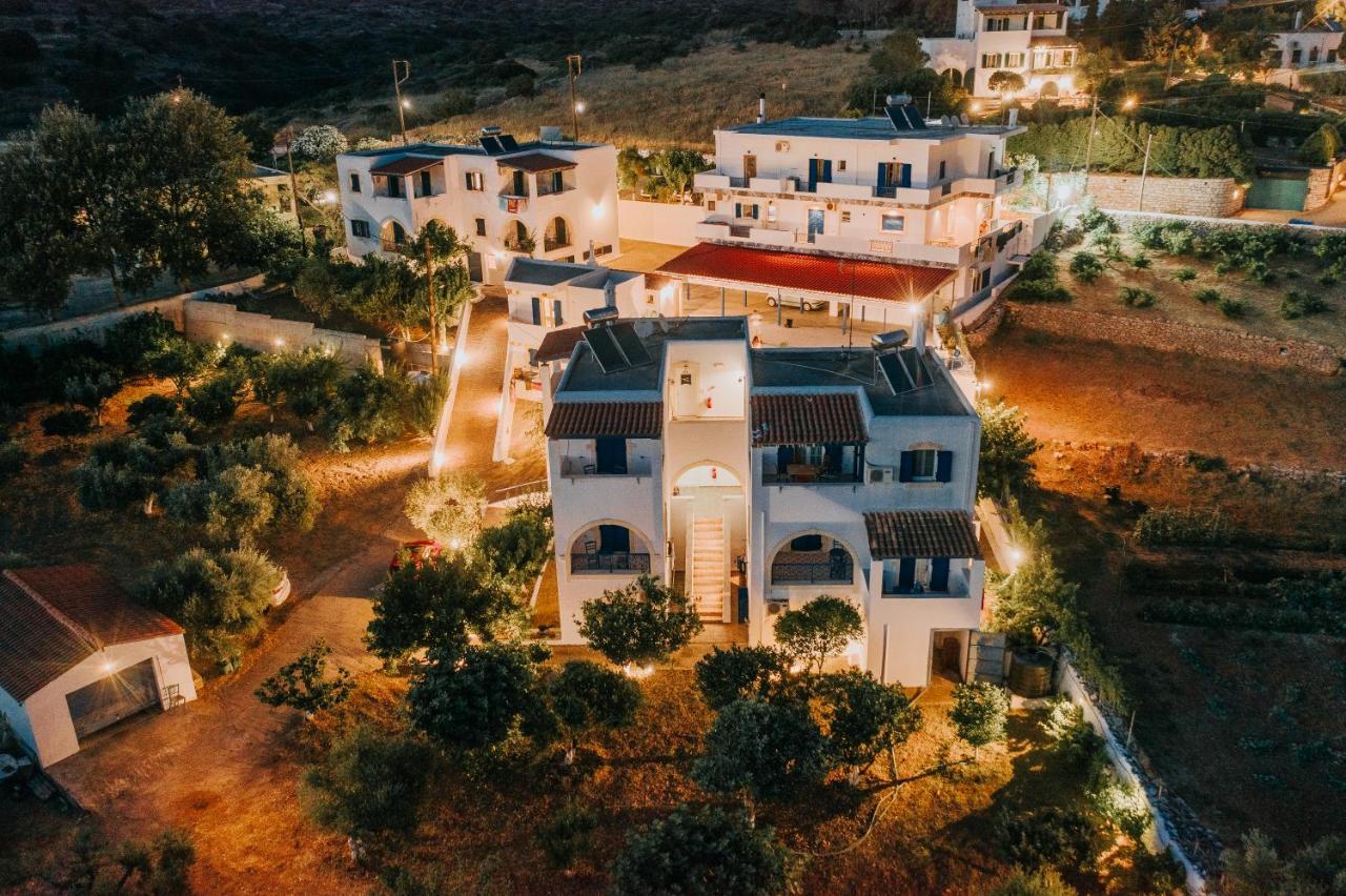 Theofilos Appartements Livadi  Eksteriør bilde